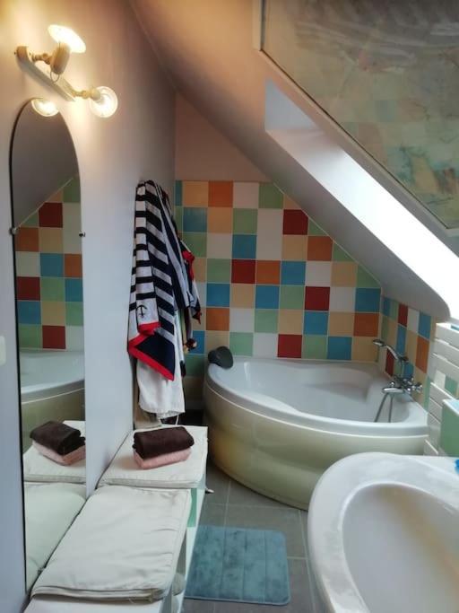 Maison Familiale Sur La Cote D'Emeraude Lancieux Exterior foto